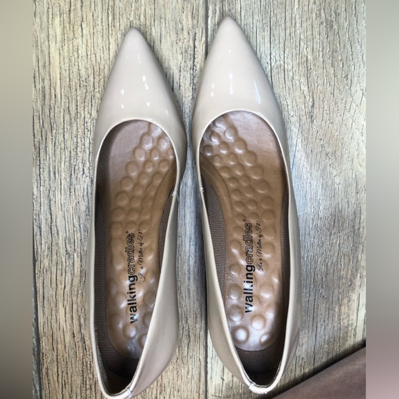 Walking Cradles Patent Leather Pointed Toe Formal Kitten Heel size 8N - Picture 3 of 8